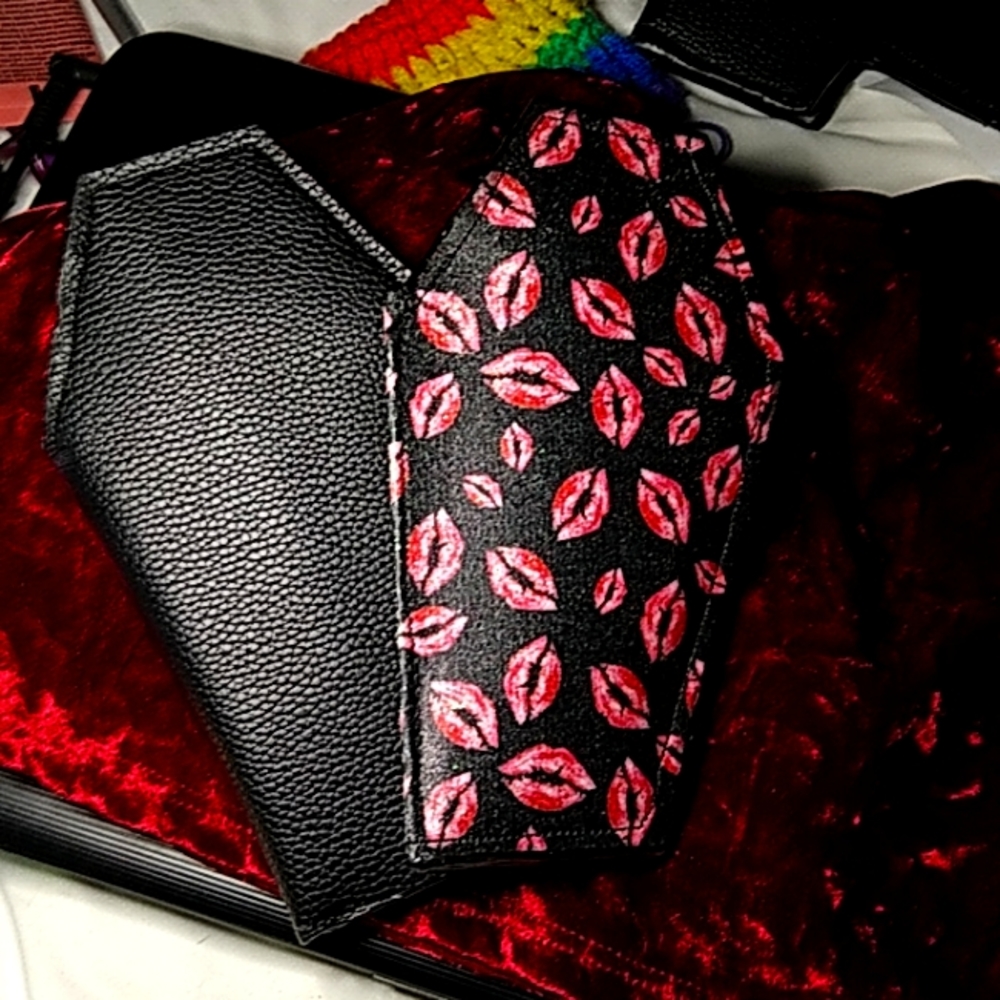 Women's coffin wallet